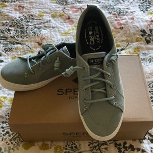 “NEW” Sperry, Women’s leather boat sneaker.